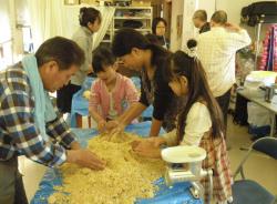 2012年の味噌造り風景