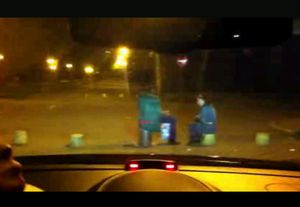 【大爆笑】リモコン付きの車止めでいたずらして遊ぶwww