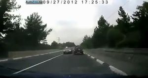 【おそロシア】猛スピードで逆走するパトカー【危険】