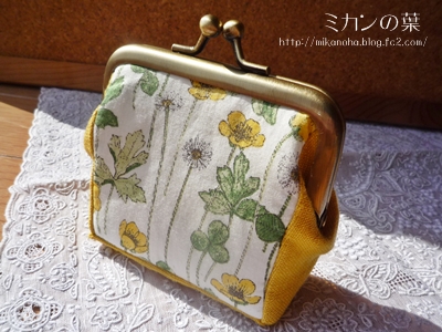 Josephine's Garden×ヨーク・イエローの角がま口