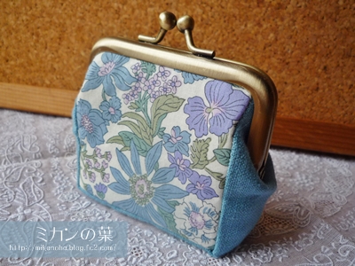 Emily×ローモンド・ブルーの角がま口