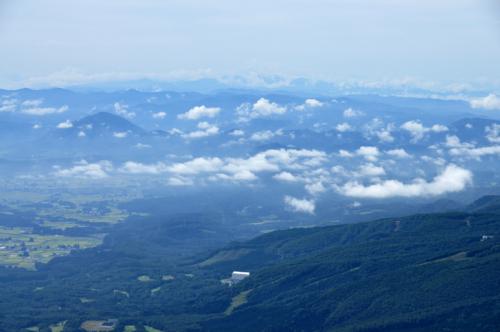 網張リフトで登山
