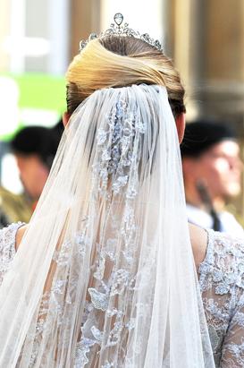 gty_royal_luxembourg_wedding_head_dress_jt_ss_121020_ssv.jpg