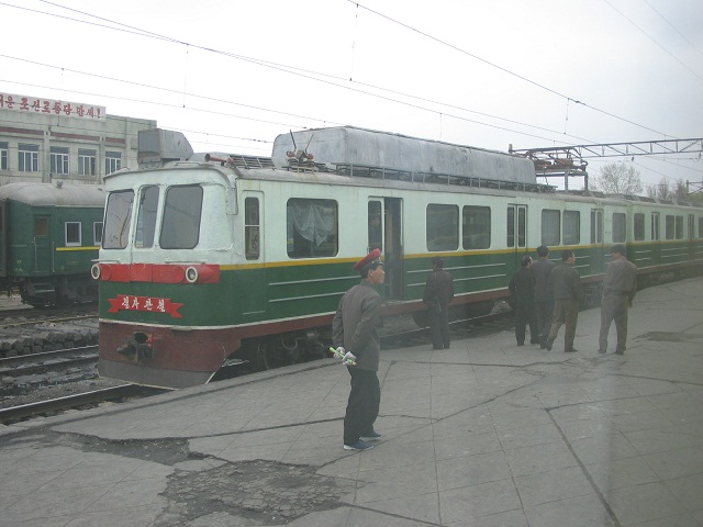 Ex_pyongyang_metro.jpg