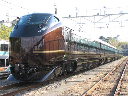 JR東日本 E655系・その2 （「なごみ（和）」・特別車両） - Neko Transport Museum