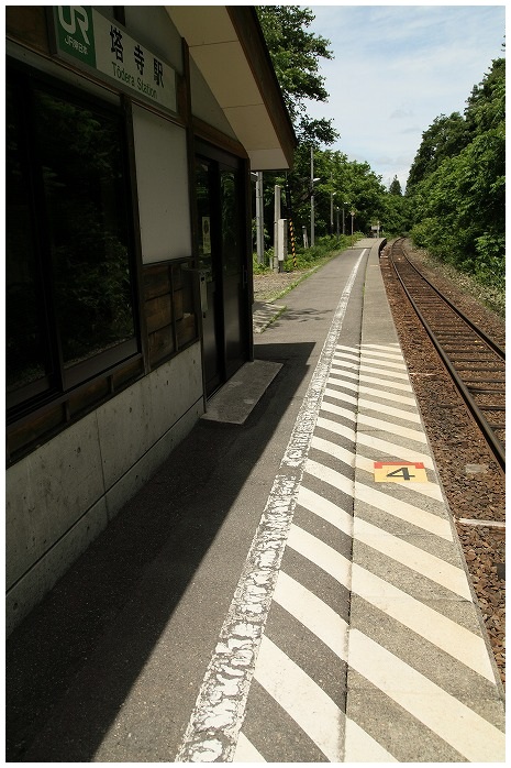塔寺駅プラットホーム