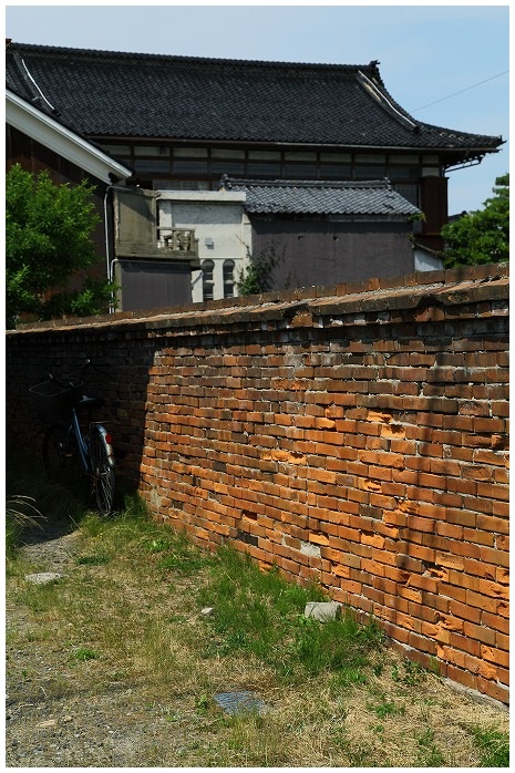 レンガ塀