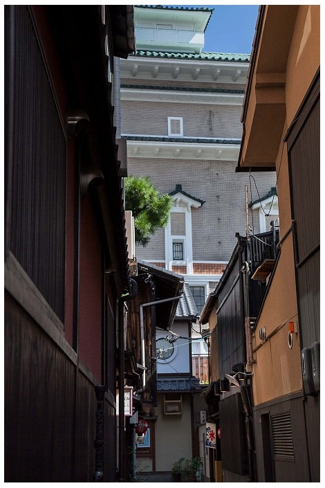 祇園花見小路の秘密的な路地
