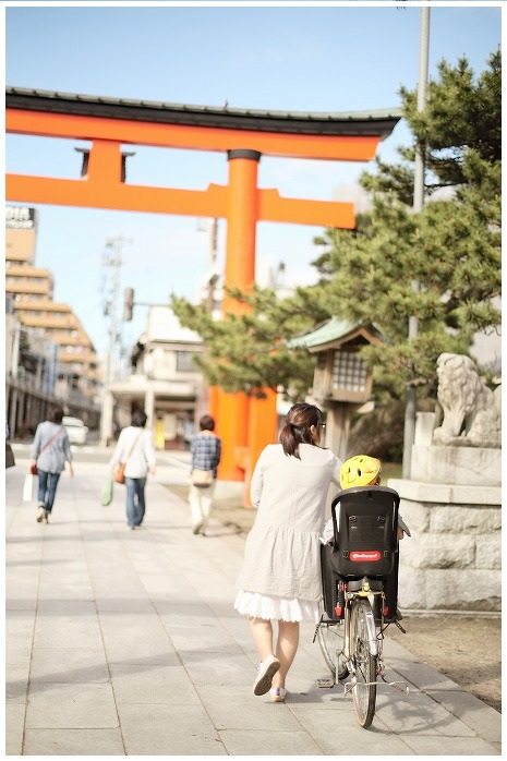 鳥居と親子
