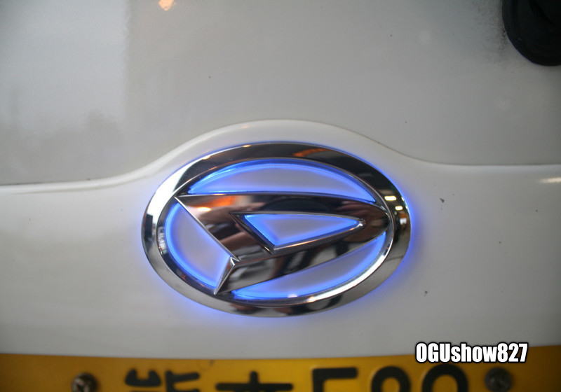 ダイハツムーブにヴァレンティLEDオーナメントを取付しました。