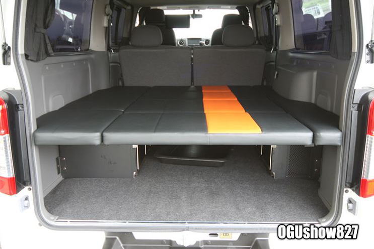 日産NV350キャラバンに専用「Gブロックベッドキット」取付!