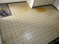 埼玉県所沢市 賃貸物件原状回復 入居者退去後空き室 キッチン床CFクッションフロアー張替え 作業前 2