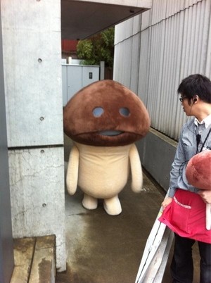 実はちょっと怖い なめこの着ぐるみ おもしろネタちゃんねる 実はちょっと怖い なめこの着ぐるみ おもしろネタちゃんねる