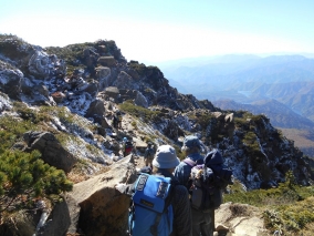 H261018 至仏山柵倒し 04初冠雪