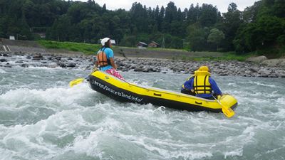 新潟県 観光 津南町 信濃川ラフティング ピースアイランド