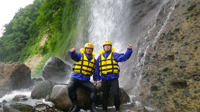 新潟県 観光 津南町 信濃川ラフティング ピースアイランド