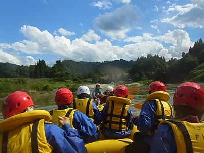 新潟県 観光 津南町 ピースアイランド ラフティング 信濃川