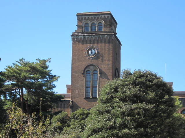 一橋大学図書館の時計台