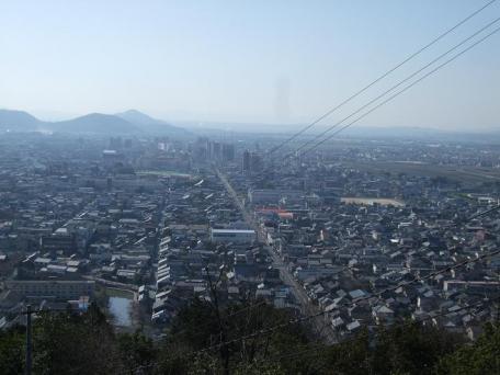 八幡山中腹からの町並み