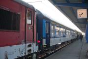 イフラバ駅停車中R929列車