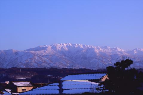 自宅より烏帽子山~僧ヶ岳~頭だけ剱岳 -121213(木)