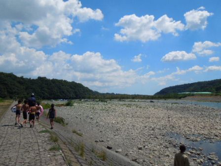 川遊び