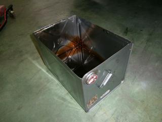 廃油缶