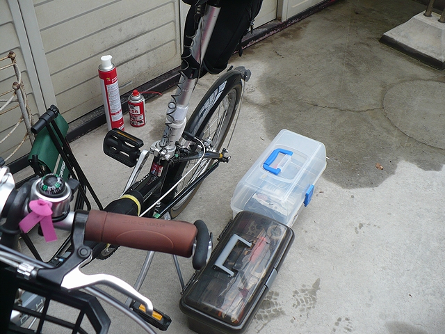 自転車メンテナンス作業場所