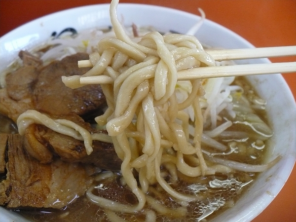 暴豚製麺所ラーメン並