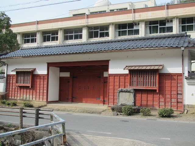 出石 赤門