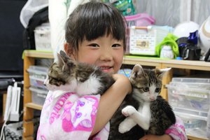 幼女怪獣につかまった