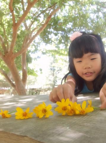はい、お花どうぞ♡