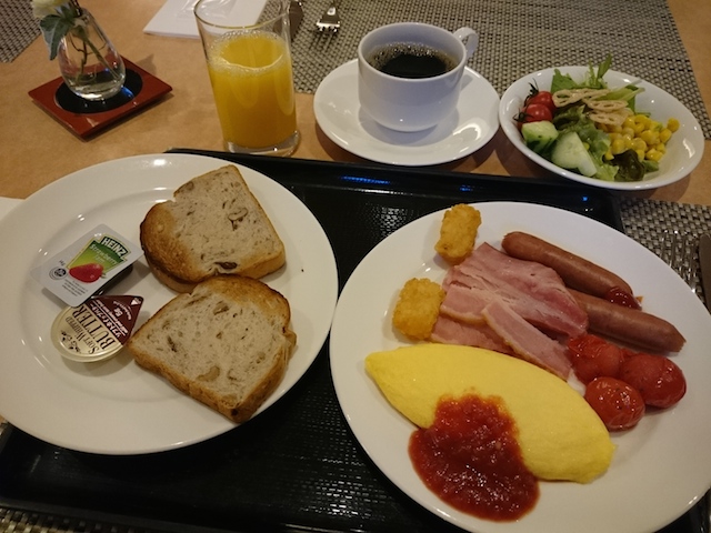 朝食