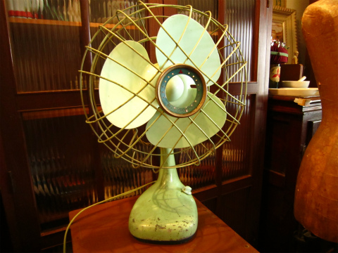 レトロな扇風機