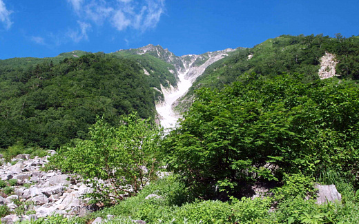 抜戸岳の雪渓