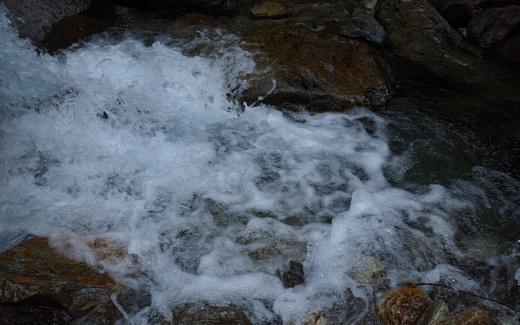 激流