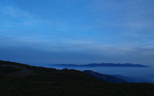 雲海の中の南アルプス