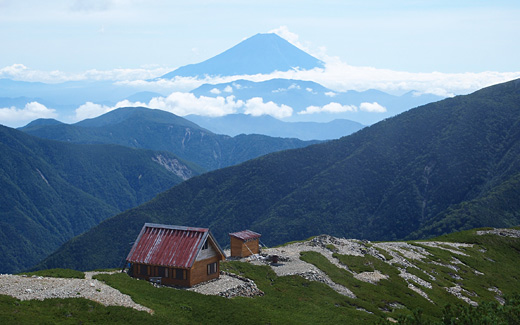 小河内岳避難小屋