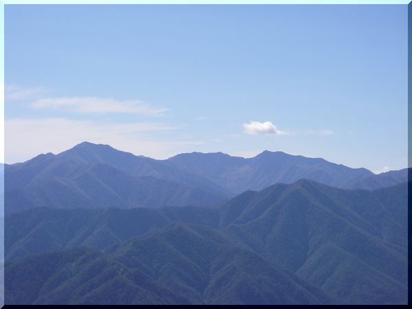 札内岳とエサオマントッタベツ岳