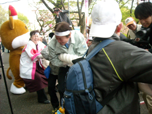 小矢部・桜井市長も奮闘! 小矢部・桜井市長も奮闘!