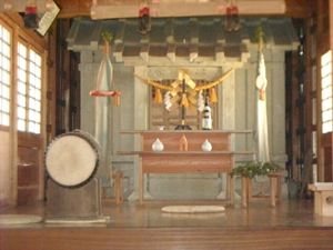 手向神社の貴重な「石堂神殿」 手向神社の貴重な「石堂神殿」