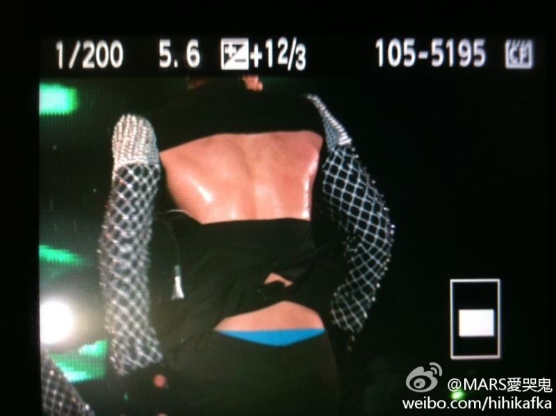 20121125 ユノ パンツ 背中