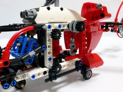 LEGO 8068 A 左側面