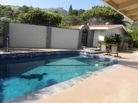 poolside18.jpg