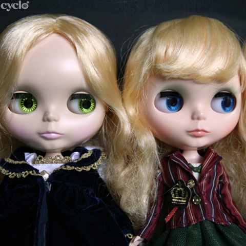 06_UniBlonde.jpg