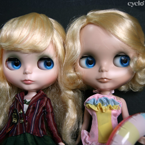 07_UniBlonde.jpg