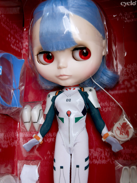 20_AyanamiBox.jpg
