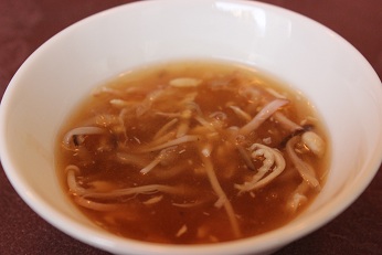 フカヒレと三種の肉のスープ