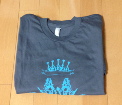 Ultimate EarsのオリジナルTシャツを貰う。