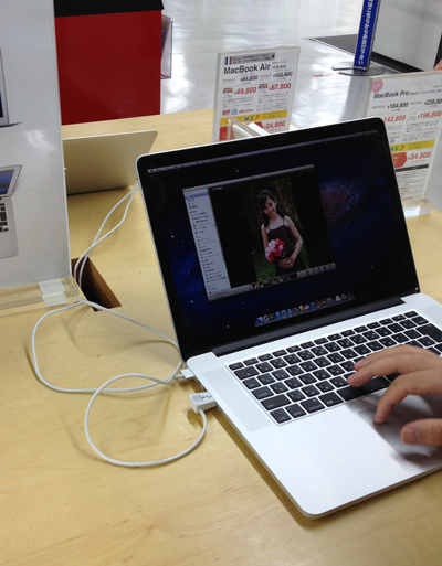 ビックカメラのRetina MacBook Proデモ機